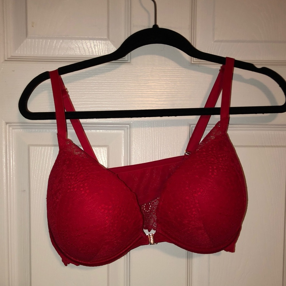VICTORIAS SECRET NEVER WORN 32 DD Push Up Bra